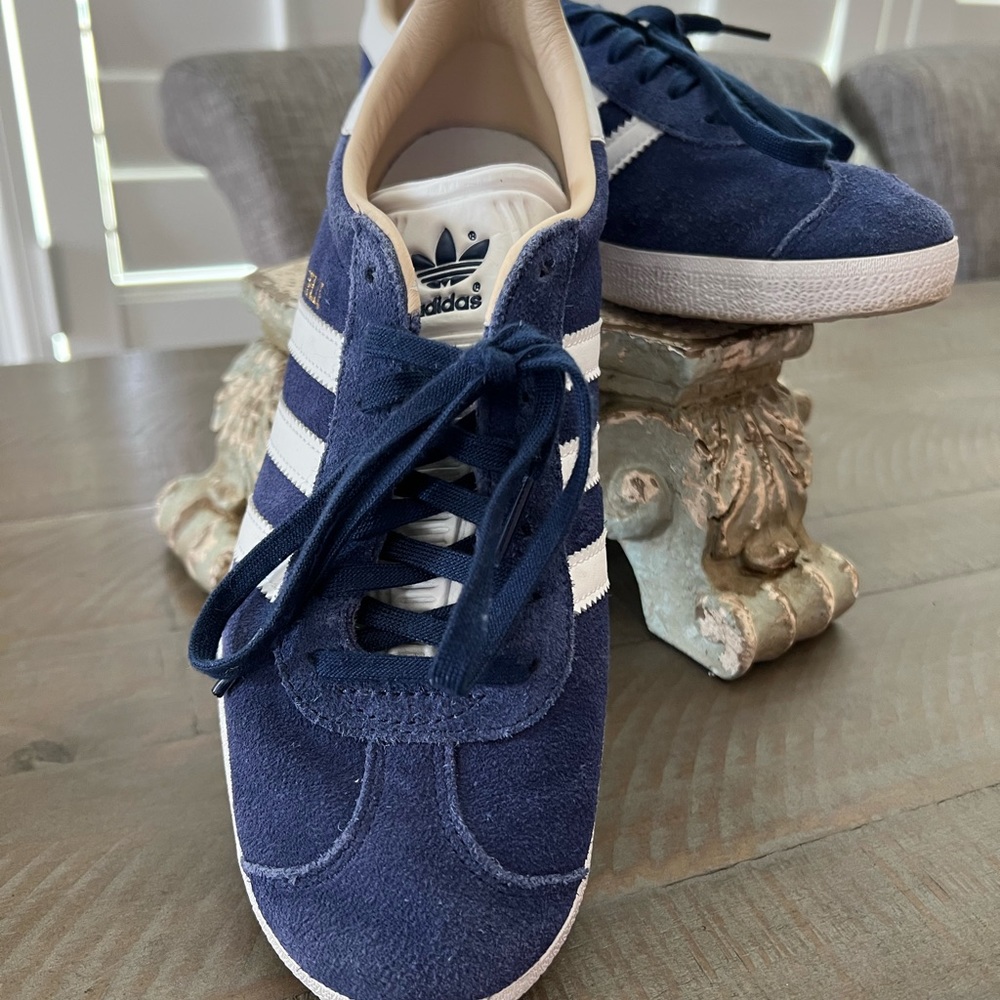 Women’s Adidas GAZELLE Original Size 6.5 Suede Blue